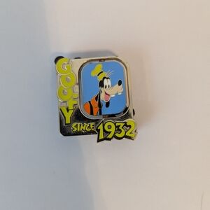 Goofy Pin
